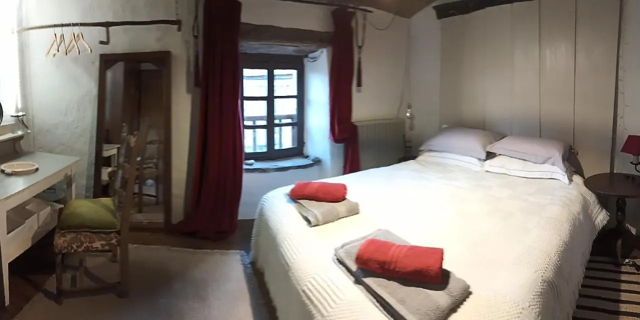 The Tavern Castelnau-Pégayrols Bed & Breakfast