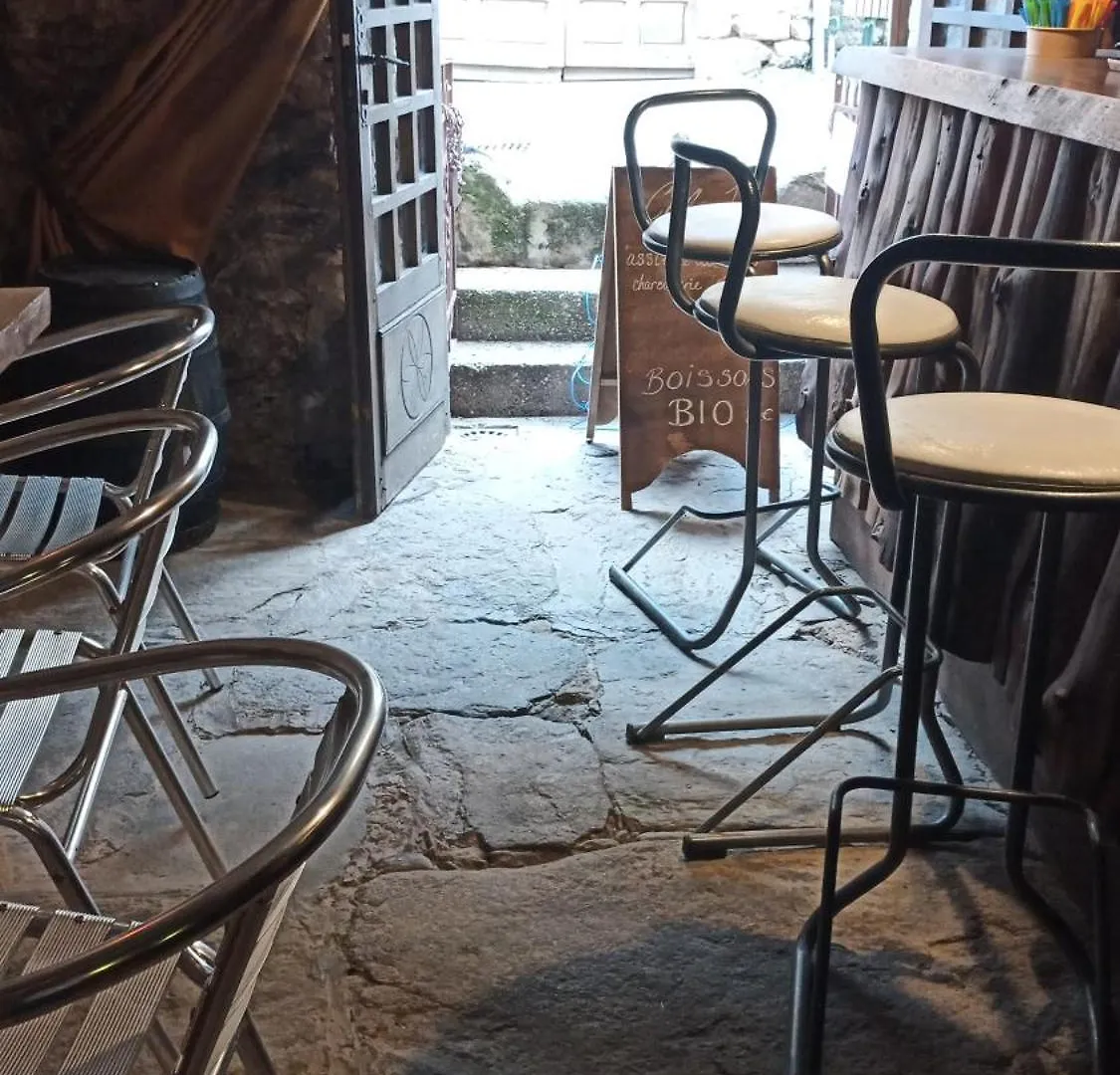 The Tavern Castelnau-Pégayrols Bed & Breakfast