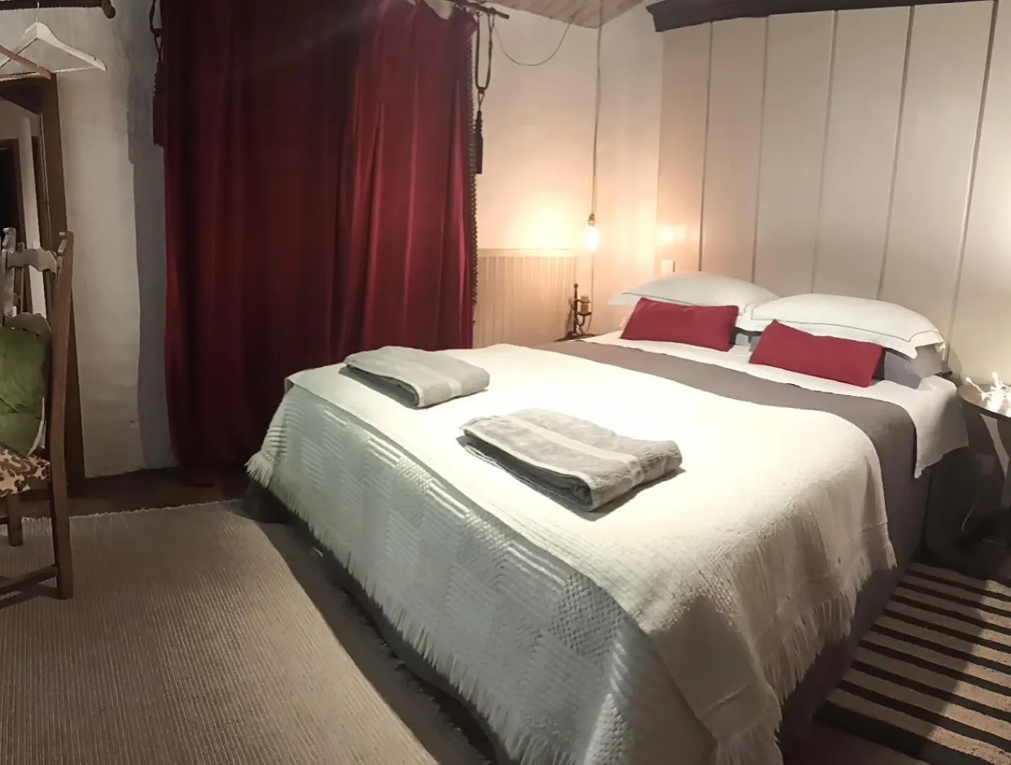 The Tavern Castelnau-Pégayrols Bed & Breakfast